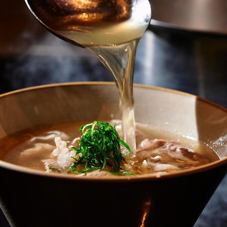 Omo7 Osaka By Hoshino Resorts Buitenkant foto A bowl of soup being served