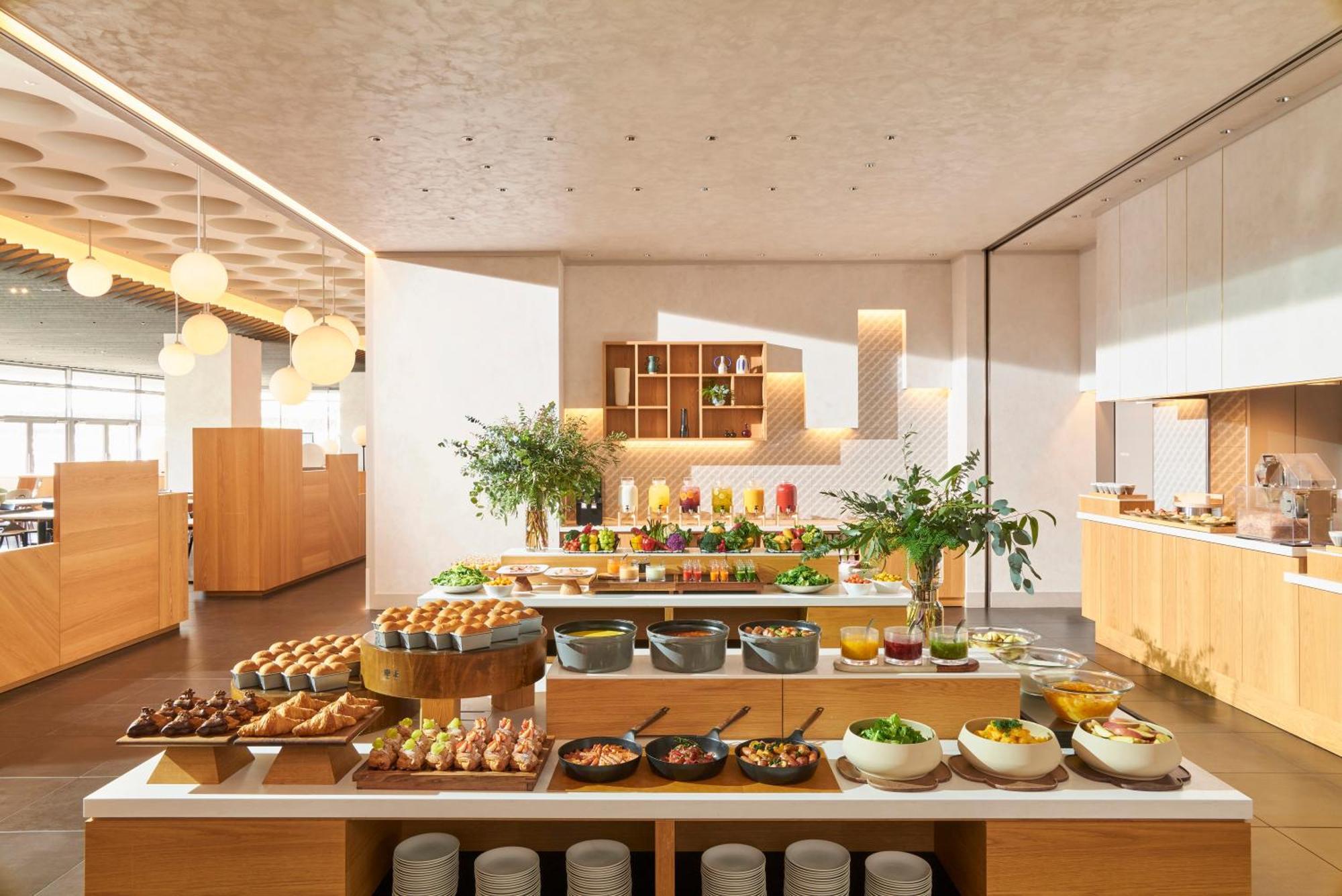 Omo7 Osaka By Hoshino Resorts Buitenkant foto The buffet at the lounge